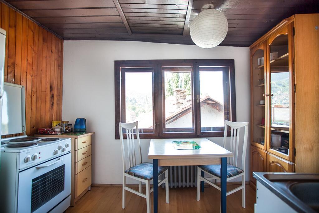 Guesthouse Nina SJJ Chambre photo