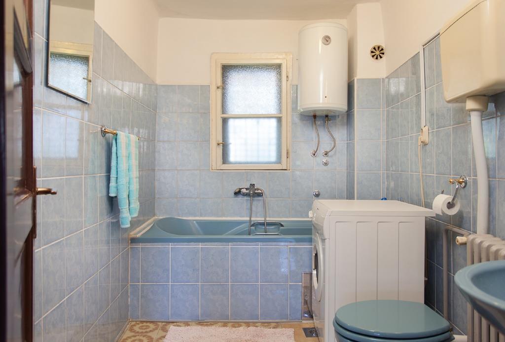 Guesthouse Nina SJJ Chambre photo