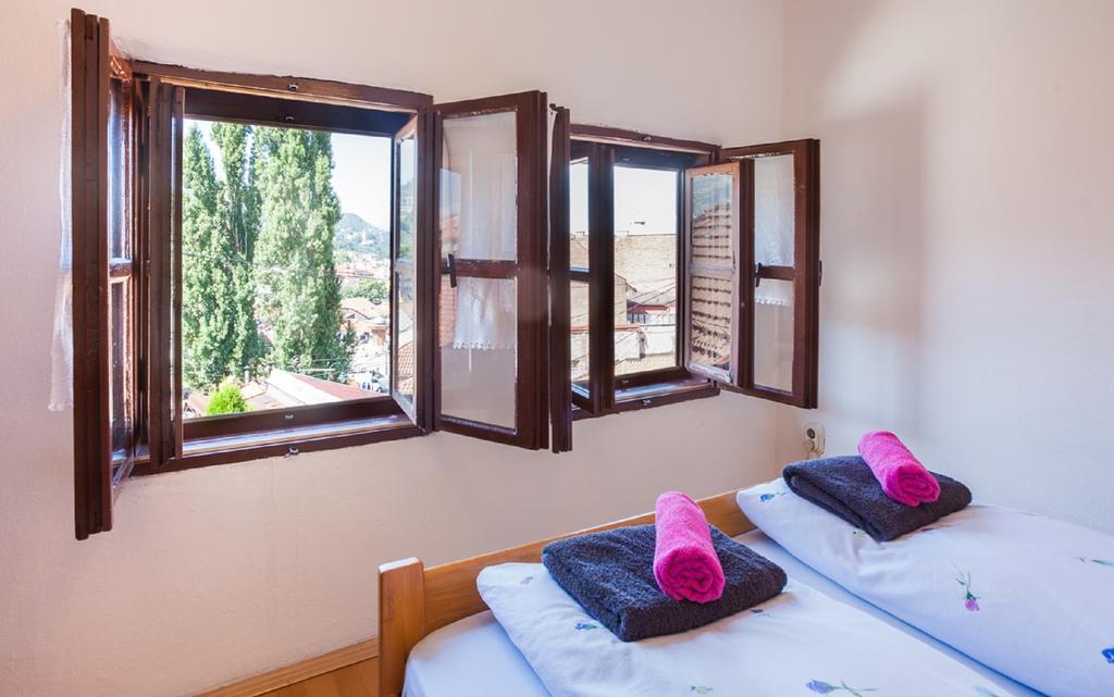 Guesthouse Nina SJJ Chambre photo